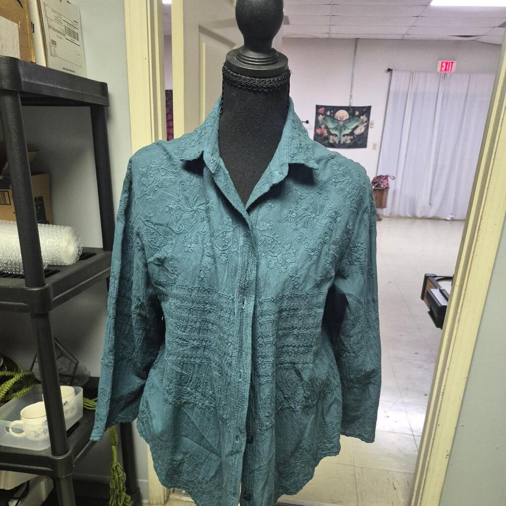 Solitaire teal embroidered button up blouse